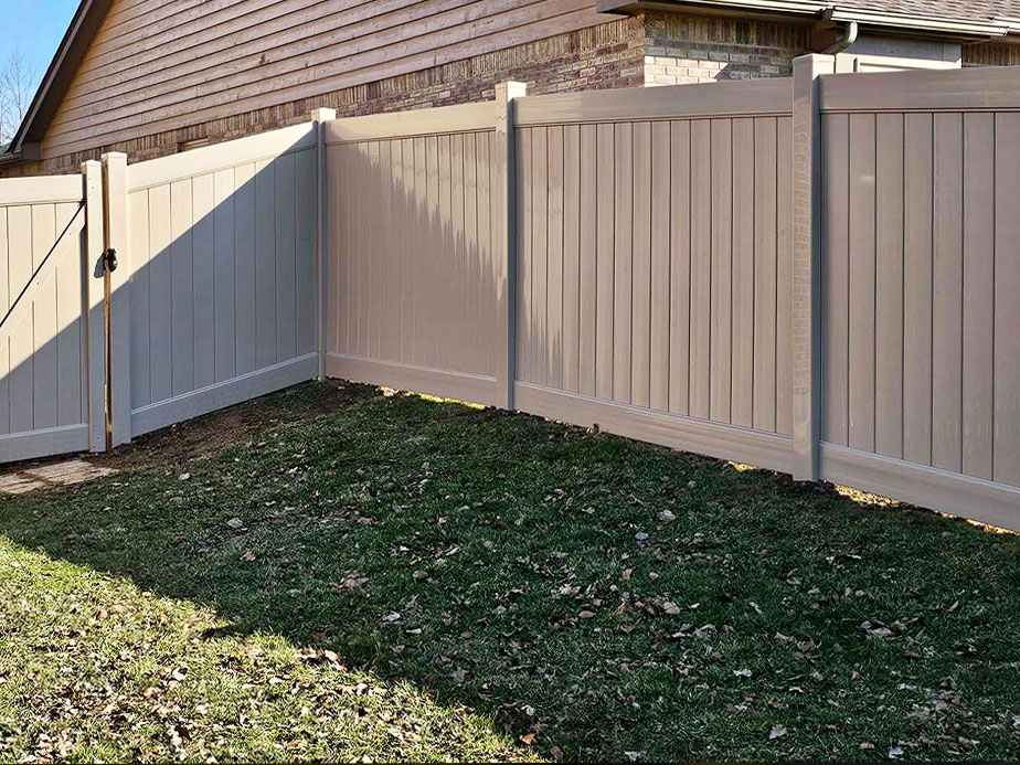 Powell Tennessee vinyl privacy fencing