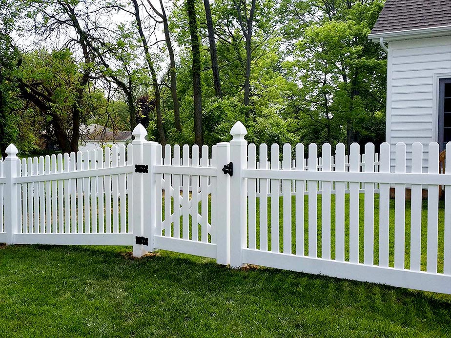 Decorative Fence Example in Powell Tennessee