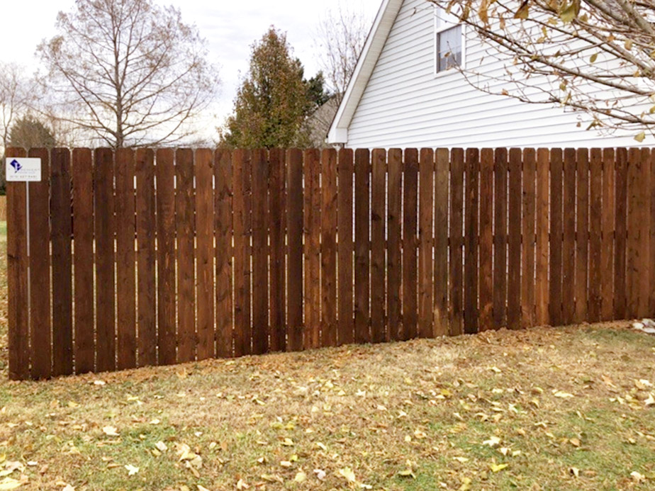Sevierville TN stockade style wood fence